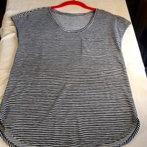24/7 Maurices Top sz M